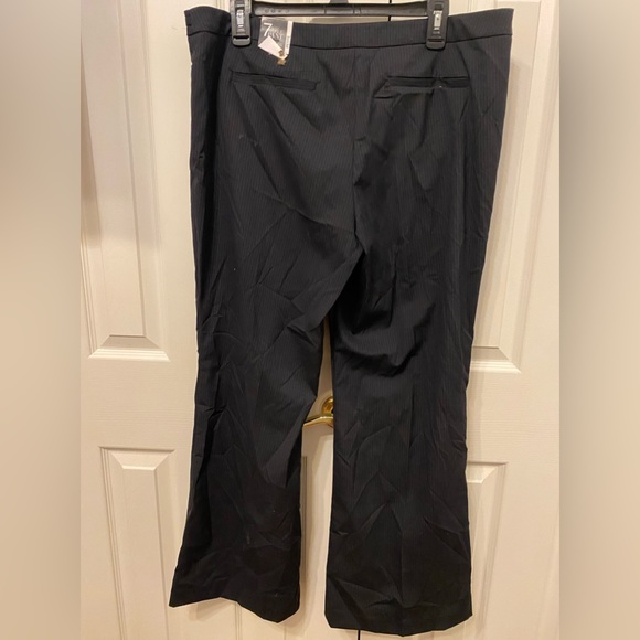 NEW New York and Company pin-striped size 16 Petite Stretch dress pants - Picture 8 of 11